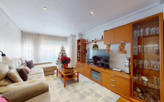 EN VENTA! Vivienda dúplex tipo ático, muy cerca de la playa, en Santa Pola
