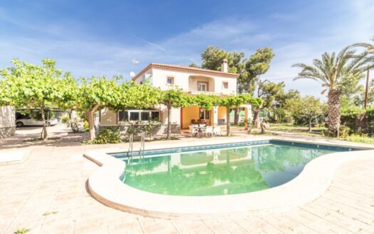 Espectacular chalet en Elche zona Bonavista en venta, 5 dorm, 4 baños, piscina y amplia parcela.