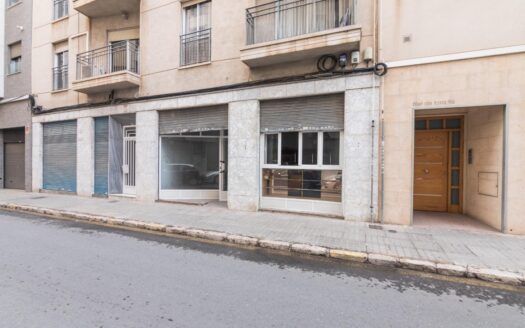 LOCAL EN VENTA EN CALLE FILET DE FORA