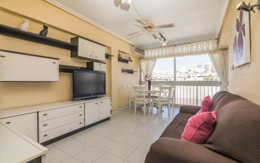 Vivienda en venta  a tan solo 90 metros de las calas Santiago Bernabéu Santa Pola.